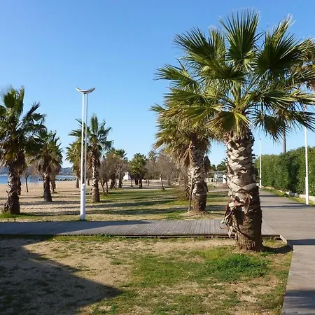 Vue Imprenable Sur Port